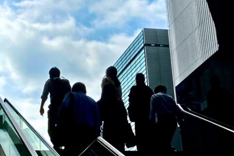 通勤にも暑さ対策が必要!今からできることって?